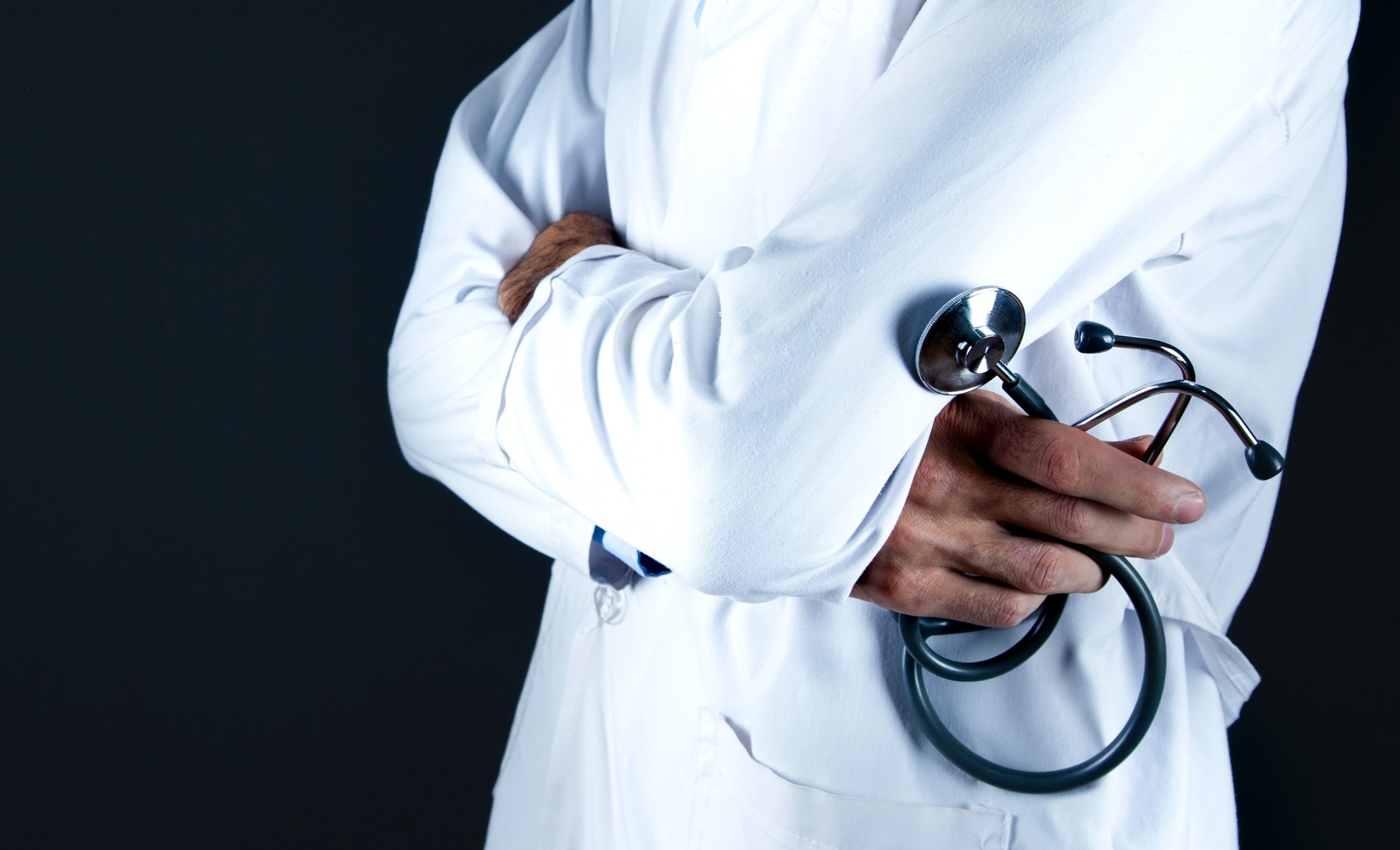 stethoscope in doctors hands